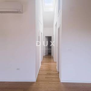 MALI LOŠINJ - Penthouse u centru na 100m od mora s garažom