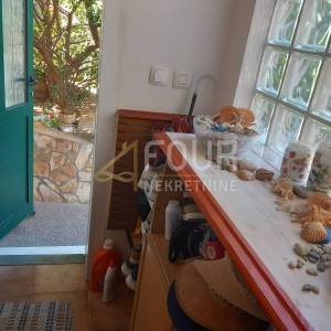 Mali Lošinj, samostojeća kuća 2. red do mora