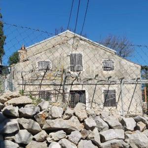 Mali Lošinj - stara jezgra, kuća + pomoćni objekt, dvorište