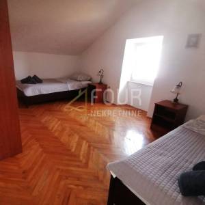 Mali Lošinj, Unije, dvoetažni stan, 88.39m2, 3s+db, terasa