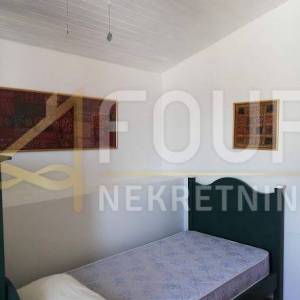 Mali Lošinj, Unije, kamena kuća 30m od mora