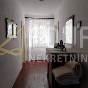 Mali Lošinj, Unije, kamena kuća 30m od mora
