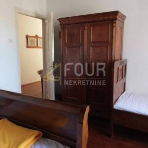 Mali Lošinj, Unije, kamena kuća 30m od mora
