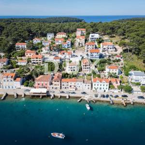 MALI LOŠINJ- Vila blizu mora s vlastitim vezom za brodice