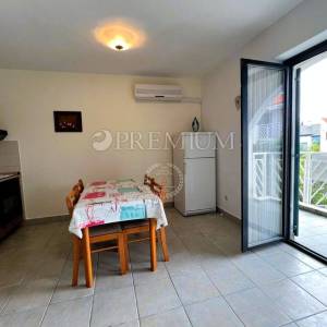 Malinska, apartman, 45 m2, 140 m od plaže!  
