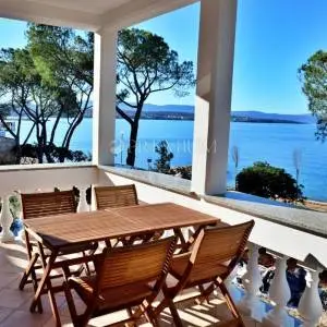 Malinska, apartman prvi red do mora! Prilika!