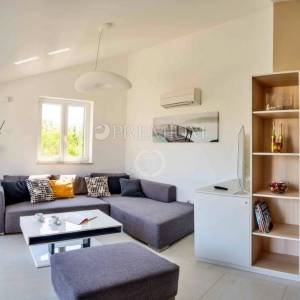 Malinska, apartman s dvije terase i pogledom na more!
