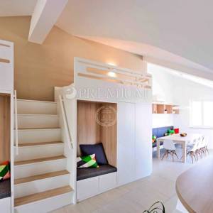Malinska, apartman s dvije terase i pogledom na more!