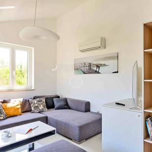 Malinska, apartman s dvije terase i pogledom na more!