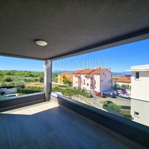 Malinska, apartman u novoj zgradi s pogledom na more!