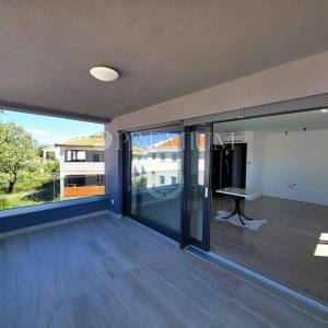 Malinska, apartman u novoj zgradi s pogledom na more!