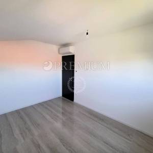 Malinska, apartman u novoj zgradi s pogledom na more!