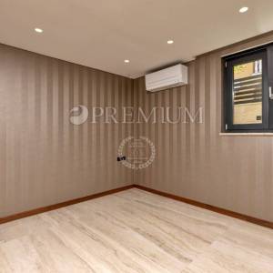 Malinska-apartman-u-prizemlju-s-okućnicom-i-bazenom! 