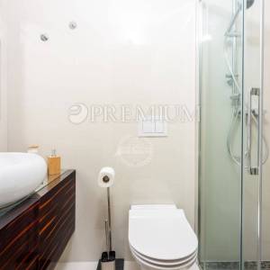 Malinska, apartman u prizemlju urbane vile! Top lokacija!