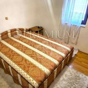 Malinska, dvoetažni apartman na mirnoj lokaciji! Blizu mora!
