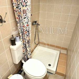 Malinska, dvoetažni apartman na mirnoj lokaciji! Blizu mora!