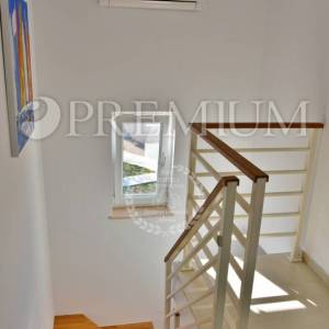 Malinska, komforni apartman s pogledom na more!