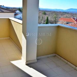 Malinska, komforni apartman s pogledom na more!