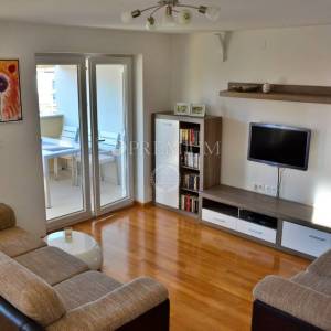 Malinska, komforni apartman s pogledom na more!