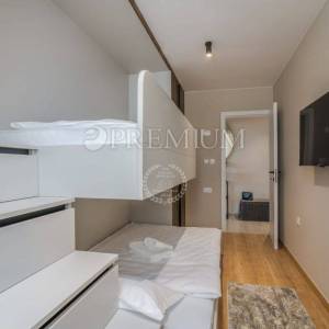 Malinska, luksuzan apartman s bazenom i pogledom na more!