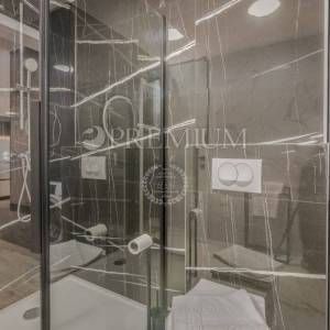 Malinska, luksuzan apartman s bazenom i pogledom na more!