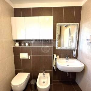 Malinska, luksuzni apartman s vrtom 100 m od mora!