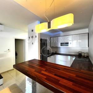 Malinska, luksuzni apartman s vrtom 100 m od mora!