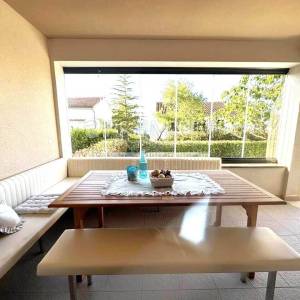 Malinska, luksuzni apartman s vrtom 100 m od mora!
