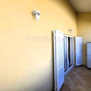 Malinska, namješten apartman na odličnoj lokaciji!