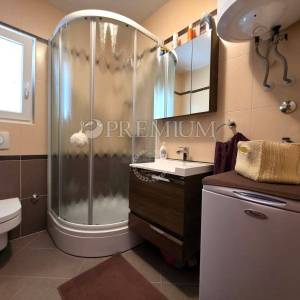 Malinska, namješten apartman na odličnoj lokaciji!