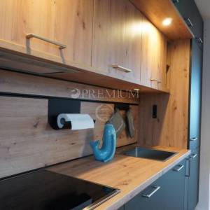 Malinska, namješten apartman s bazenom blizu mora!