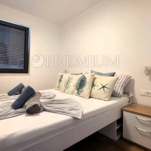 Malinska, namješten apartman s bazenom blizu mora!