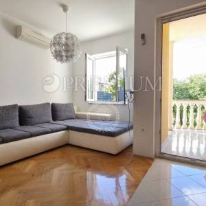 Malinska, namješten apartman na odličnoj lokaciji!