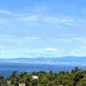 Malinska, namješten penthouse s pogledom na more!