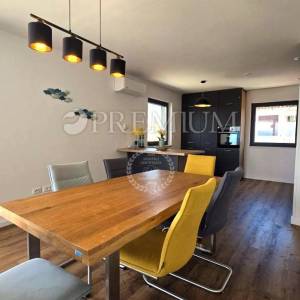 Malinska, namješten penthouse s pogledom na more!