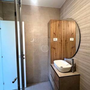 Malinska, nova kuća, 152 m2,  s bazenom i pogledom na more   
