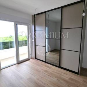Malinska, nova kuća, 152 m2,  s bazenom i pogledom na more   