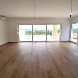 Malinska, nova kuća, 152 m2,  s bazenom i pogledom na more   