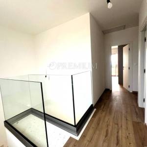 Malinska, nova kuća, 152 m2,  s bazenom i pogledom na more   