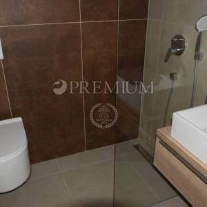 Malinska, novogradnja, dvoetažni apartman s bazenom!