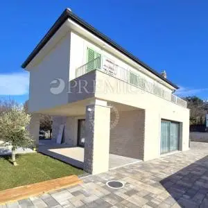 Malinska, novoizgrađena kuća s bazenom!