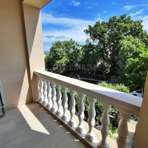 Malinska, prodaja apartmanske kuće s 6 stambenih jedinica!