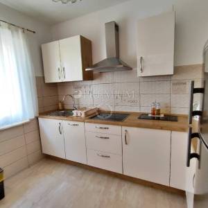 Malinska, prodaja apartmanske kuće s 6 stambenih jedinica!