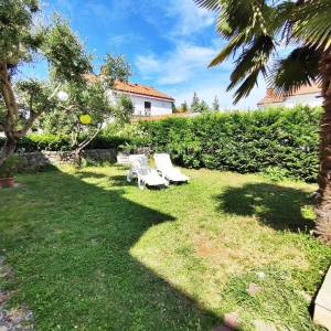 Malinska, prodaja apartmanske kuće s 6 stambenih jedinica!