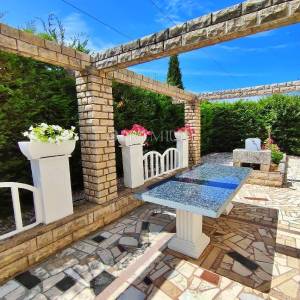Malinska, prodaja apartmanske kuće s 6 stambenih jedinica!