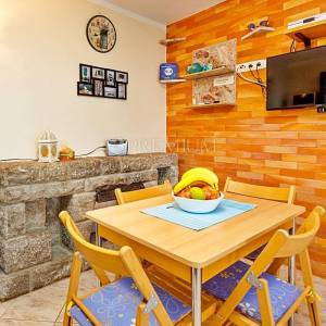 Malinska, prodaja, apartmanska, samostojeća kuća, 100 m od plaže!
