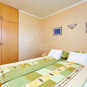 Malinska, prodaja, apartmanska, samostojeća kuća, 100 m od plaže!