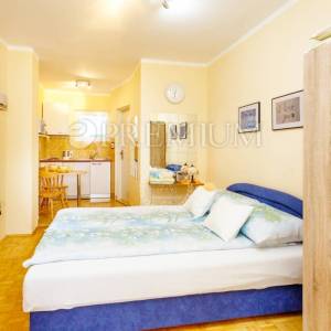 Malinska, prodaja, apartmanska, samostojeća kuća, 100 m od plaže!