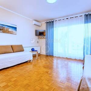 Malinska, prodaja, apartmanska, samostojeća kuća, 100 m od plaže!