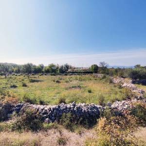 Malinska, prodaja građevinskog zemljišta na traženoj lokaciji!
